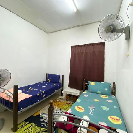 Homestay Ummi Kuala Terengganu Exterior foto