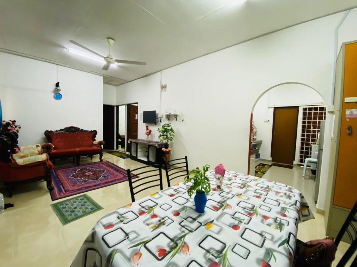 Homestay Ummi Kuala Terengganu Exterior foto